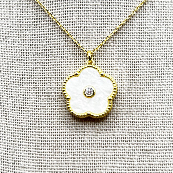 NWOT 18k GP stainless steel aqua colored clover set, necklace is adjus to 18” - Picture 4 of 16